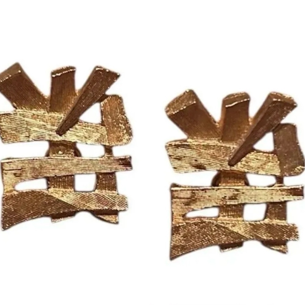 Eugene Bertolli for NAPIER 1970s Dynasty Collection Clip Earrings.